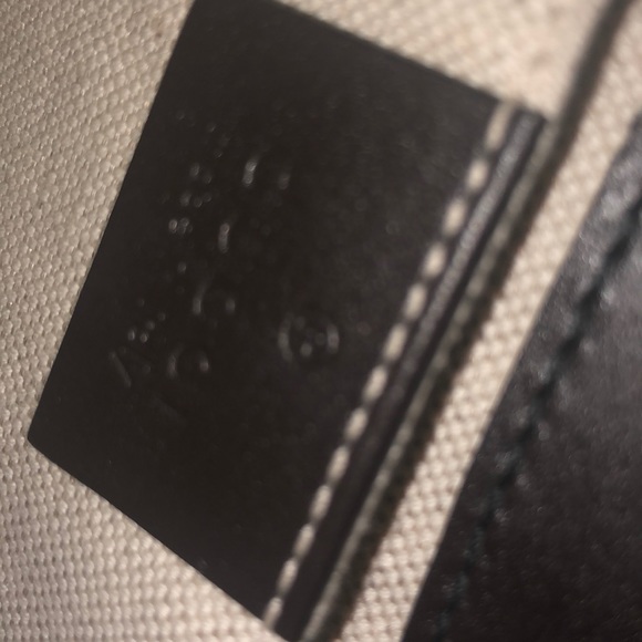 Gucci Medium Shoulder Bag - Picture 7 of 8